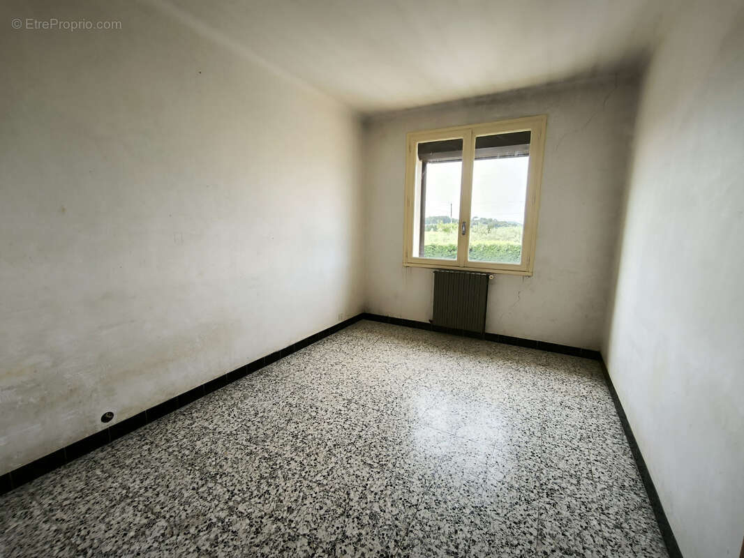 Maison à SAINT-HILAIRE-DE-BRETHMAS