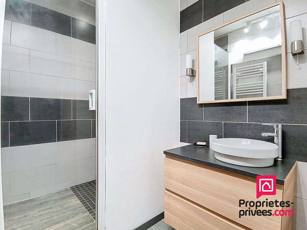 Appartement à TOURVES