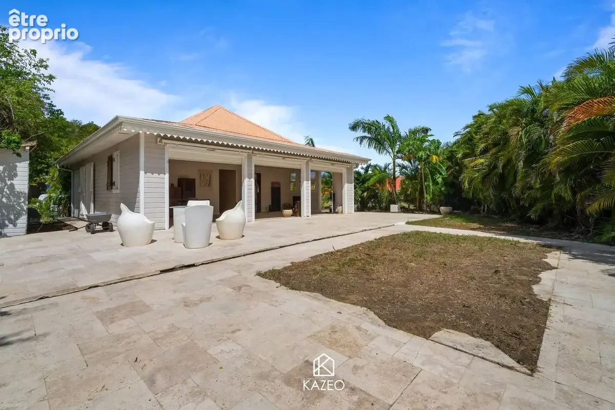 Maison 4 pièces 94 m² à vendre à Les Trois-Ilets (97229) - photo 2