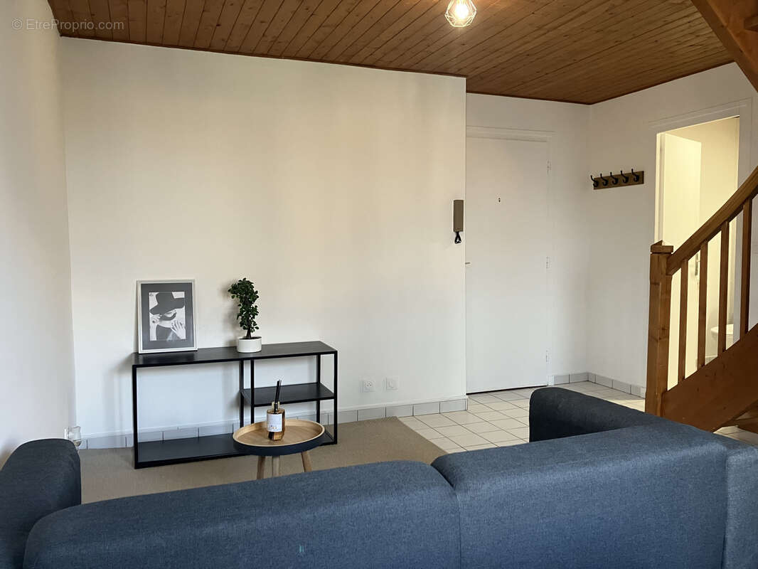 Appartement à SAINT-GENIS-LES-OLLIERES