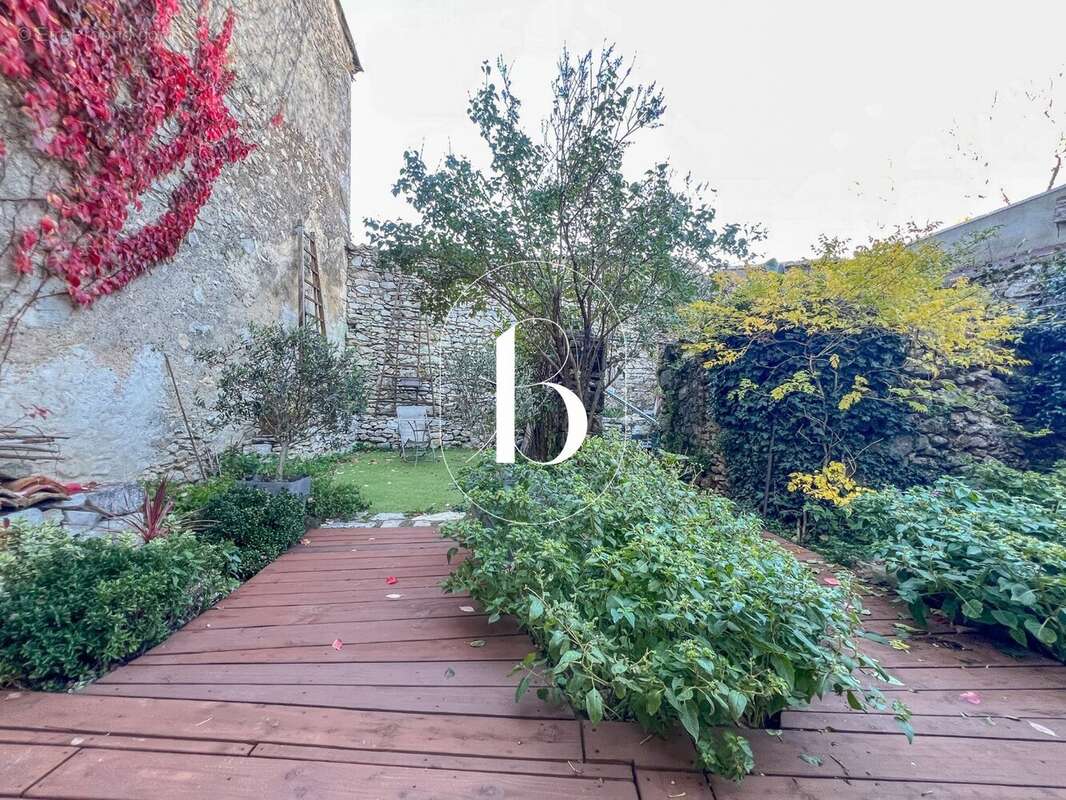 Maison 110 m² à Lussan  - photo 4