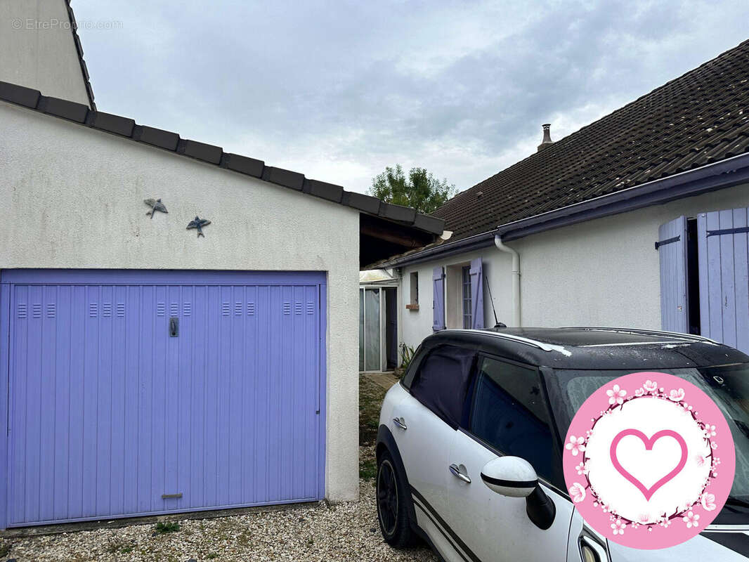Maison à LES BORDES