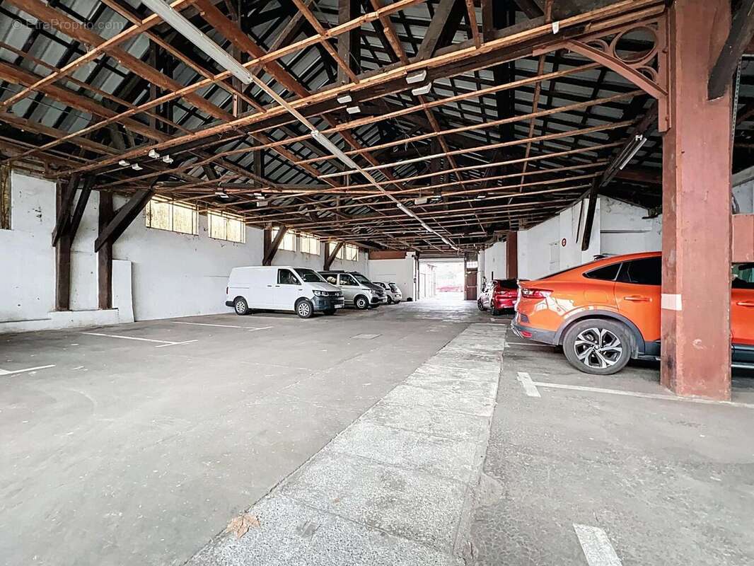 Photo 2 - Parking à TULLINS