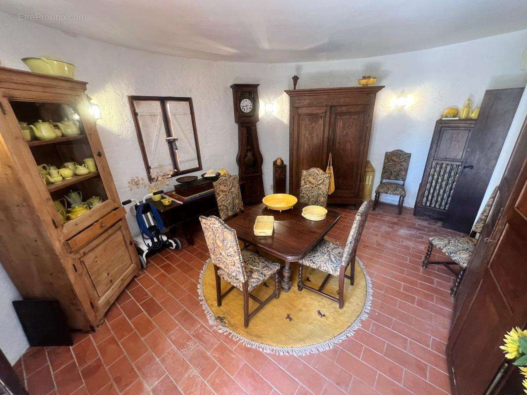 Maison à ALLEGRE-LES-FUMADES