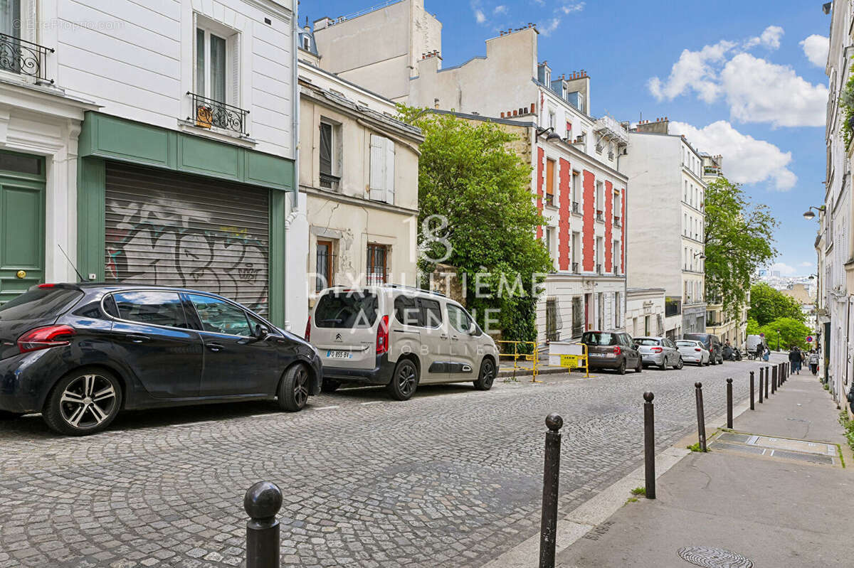 Appartement à PARIS-18E