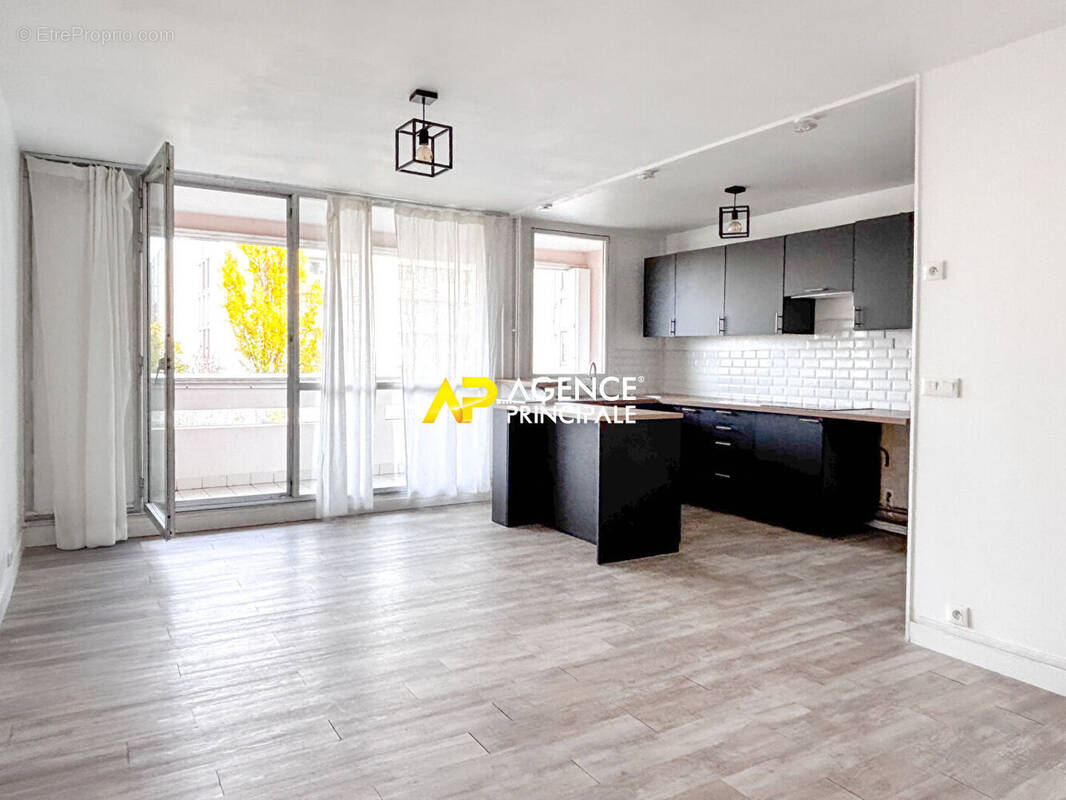 Appartement à SARTROUVILLE