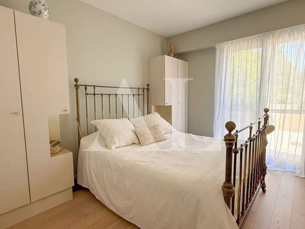 Appartement à VALLAURIS