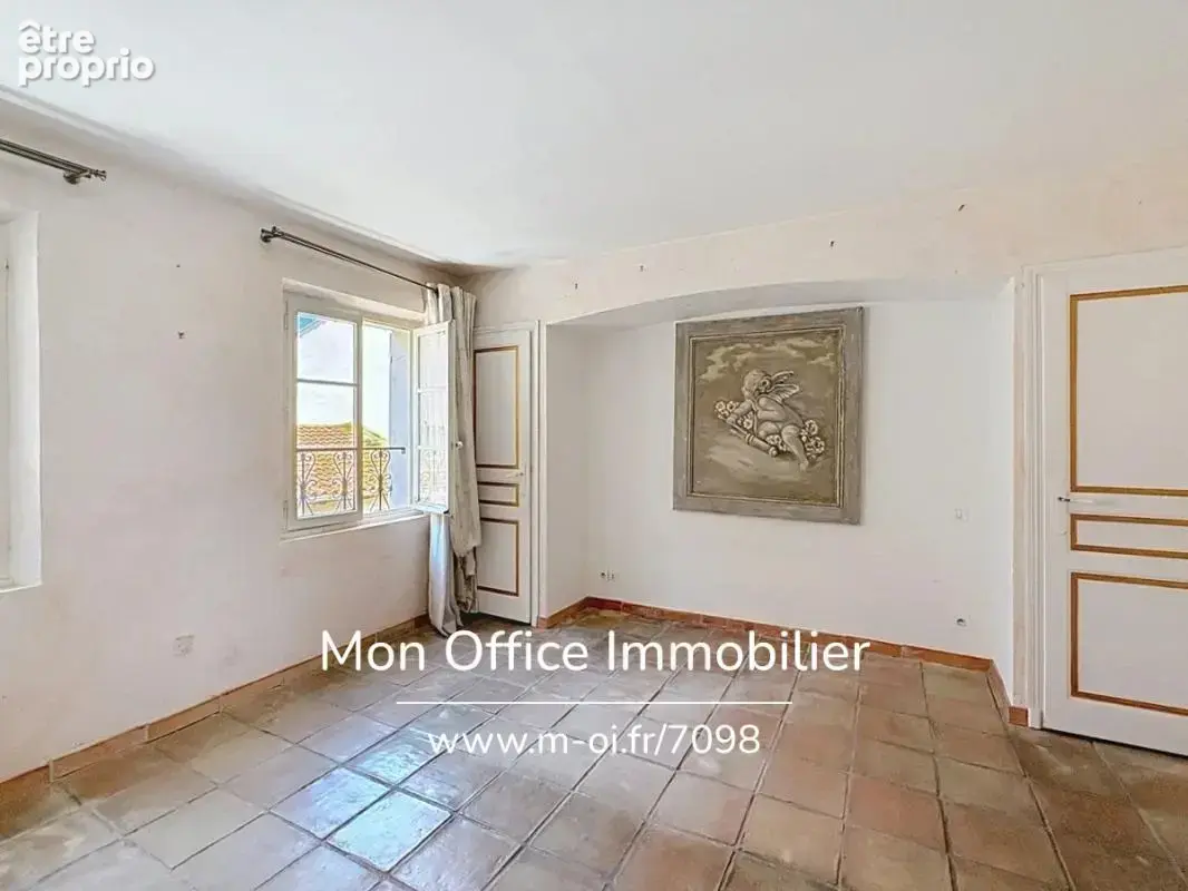 Référence : 7098-les - maison de maître t7 à rénover au coeur du village de cogolin - photo 8