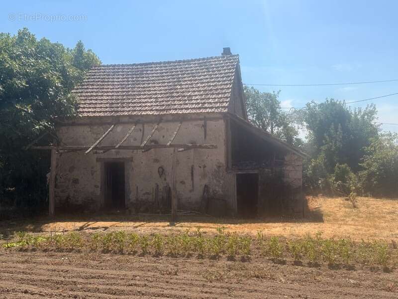 EN EXCLUSIVITE ! Charmante maison en pierre 60m² à rénover, Terrain de 900 m² 23 800 € - photo 15
