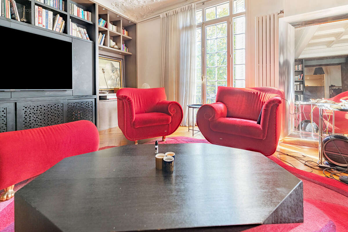 Appartement à NEUILLY-SUR-SEINE