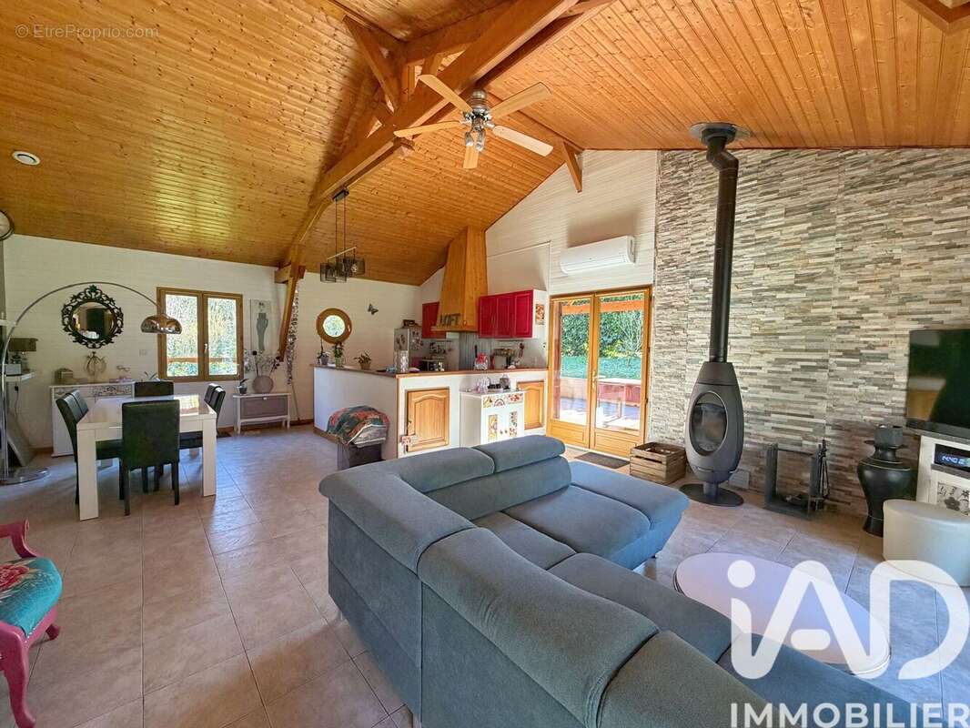 Photo 2 - Maison à QUINCAY