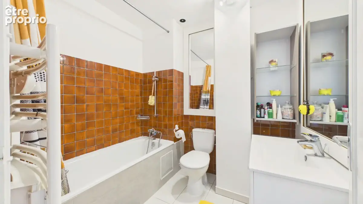 Maison mitoyenne  de 118 m², 4 chambres, garage - Onet-le-Château - photo 11