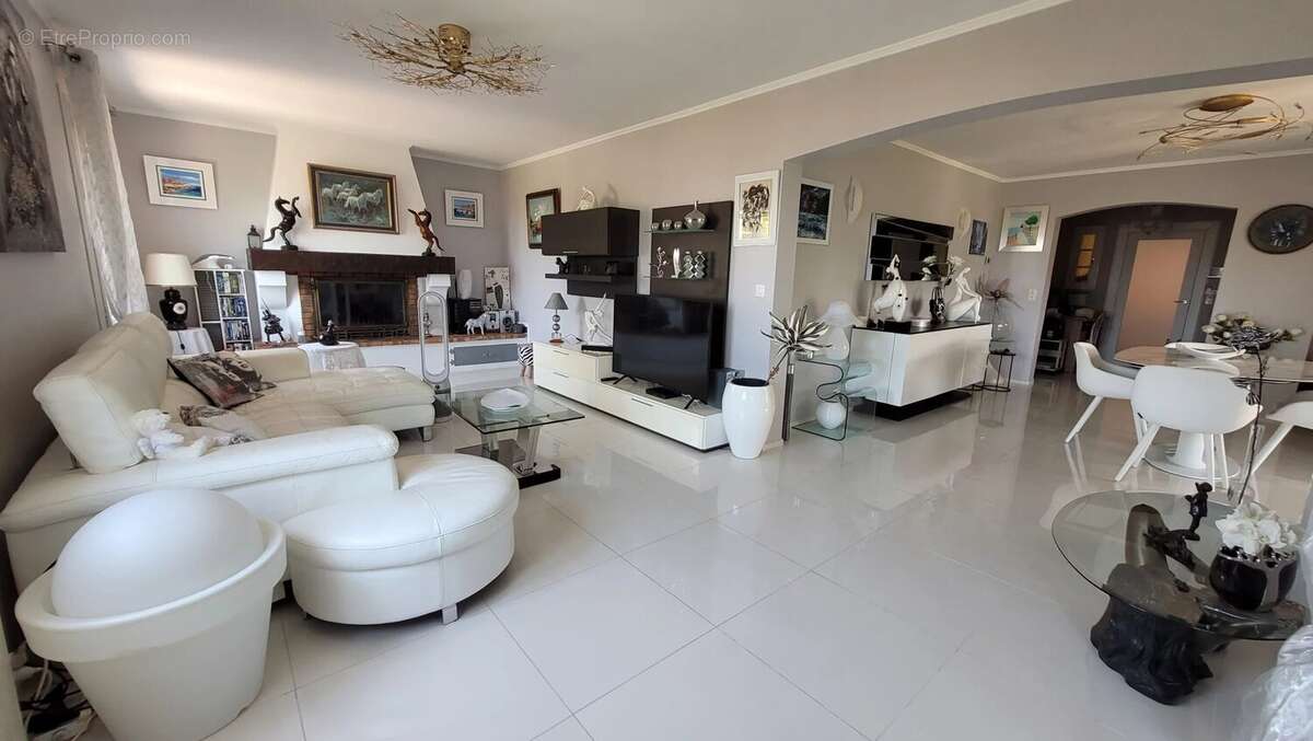 Maison à MANDELIEU-LA-NAPOULE