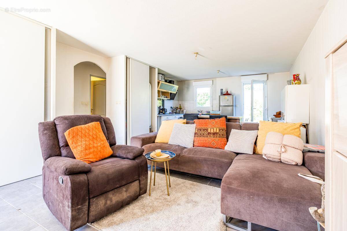 Appartement à MORESTEL