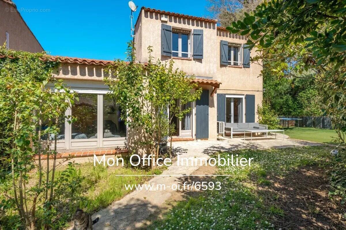 Maison à LE THOLONET