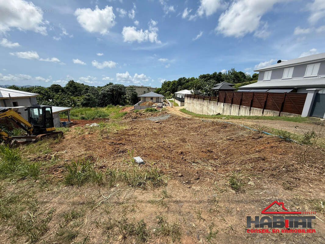 Terrain à LE LAMENTIN