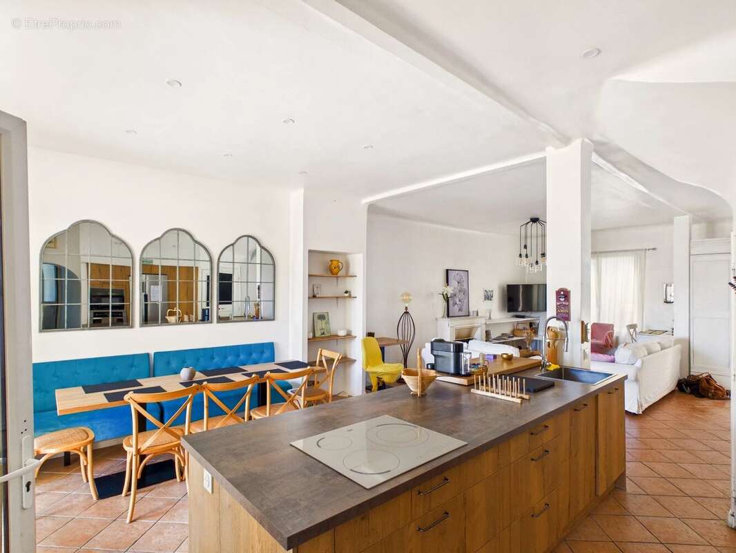 Maison à POURRIERES