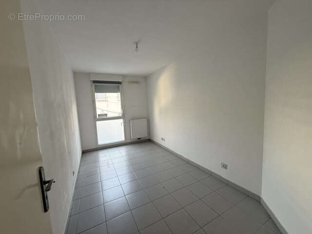 Appartement à MARSEILLE-4E
