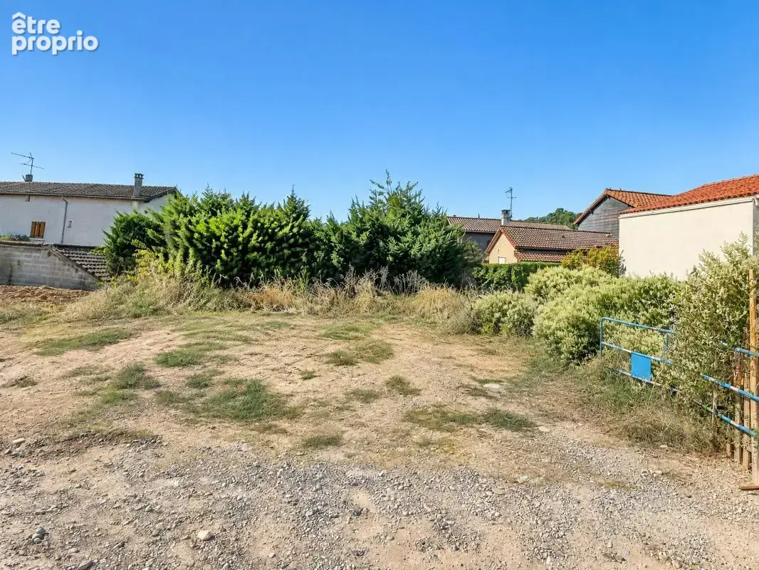 Terrain - 300m² - Au cœur du village - photo 3