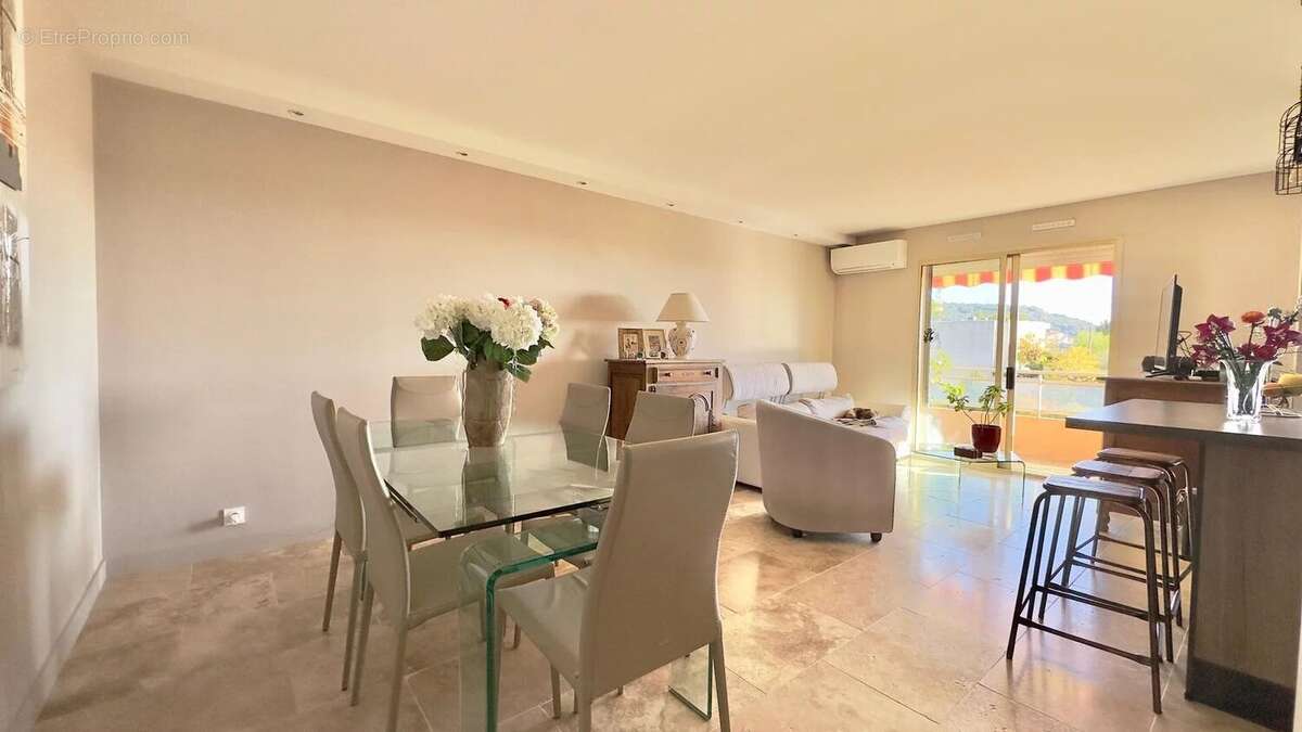 Appartement à LE CANNET