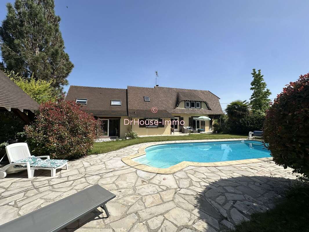 Maison à GILLES
