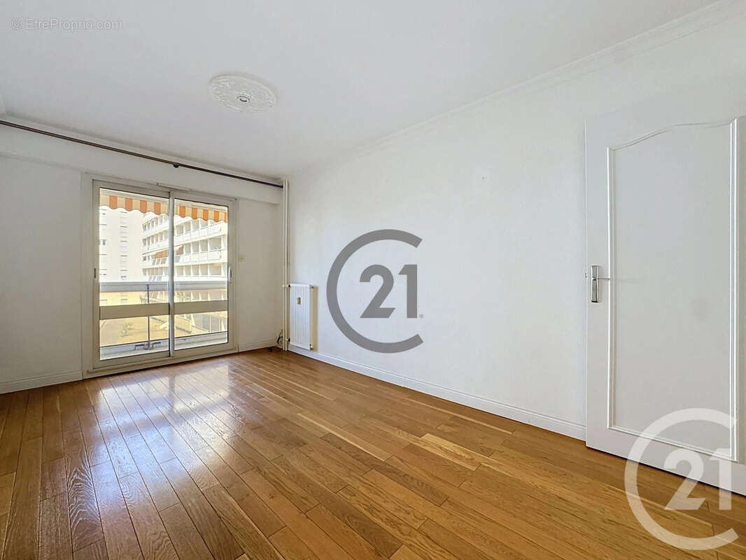 Appartement 107 m² à Reims  - photo 13