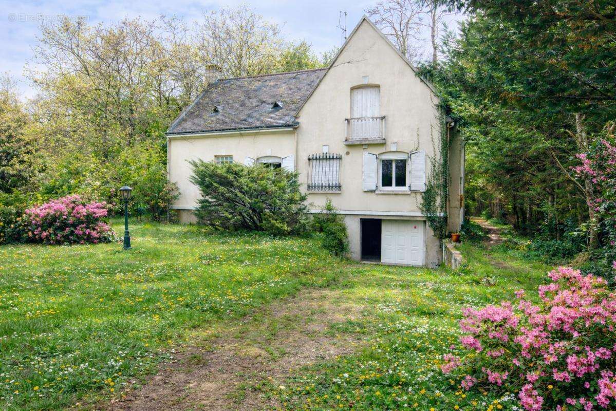 Maison à MONTBAZON