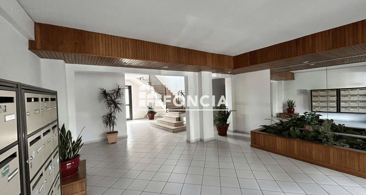 Parc Bordelais / Primerose : 79 m² traversants, 2 balcons, exposition sud et fort potentiel de valorisation - photo 9