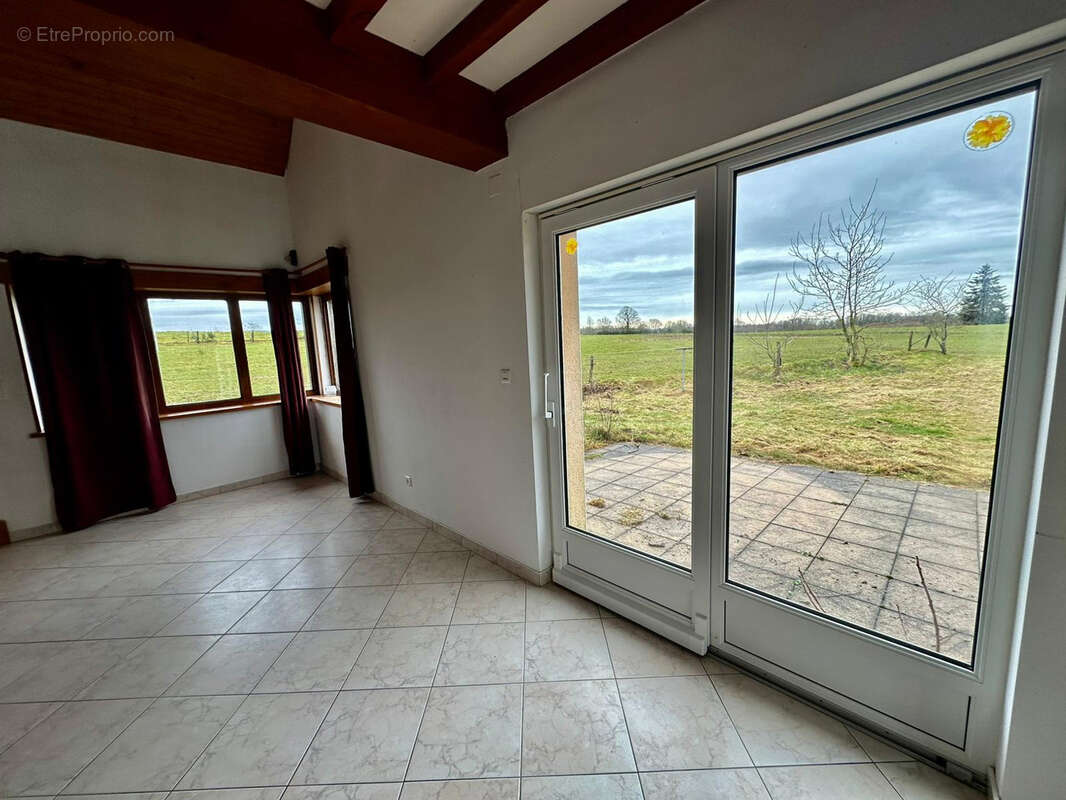 Maison à ESMOULIERES