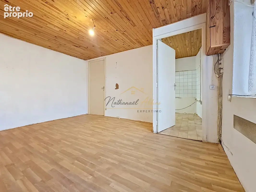 Maison avec garage et terrasse à rénover - photo 11