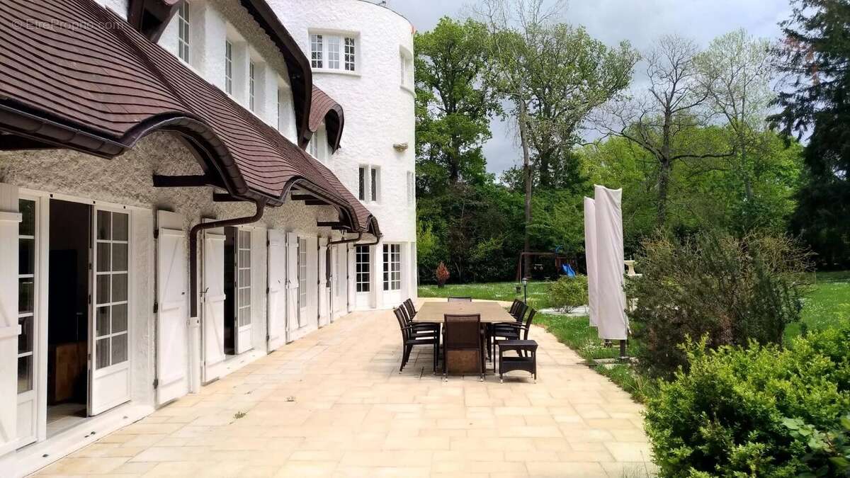 Maison à LES LOGES-EN-JOSAS