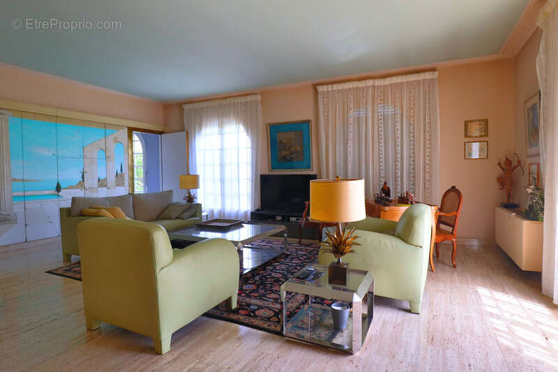 Maison à SAINT-BARTHELEMY-DE-VALS