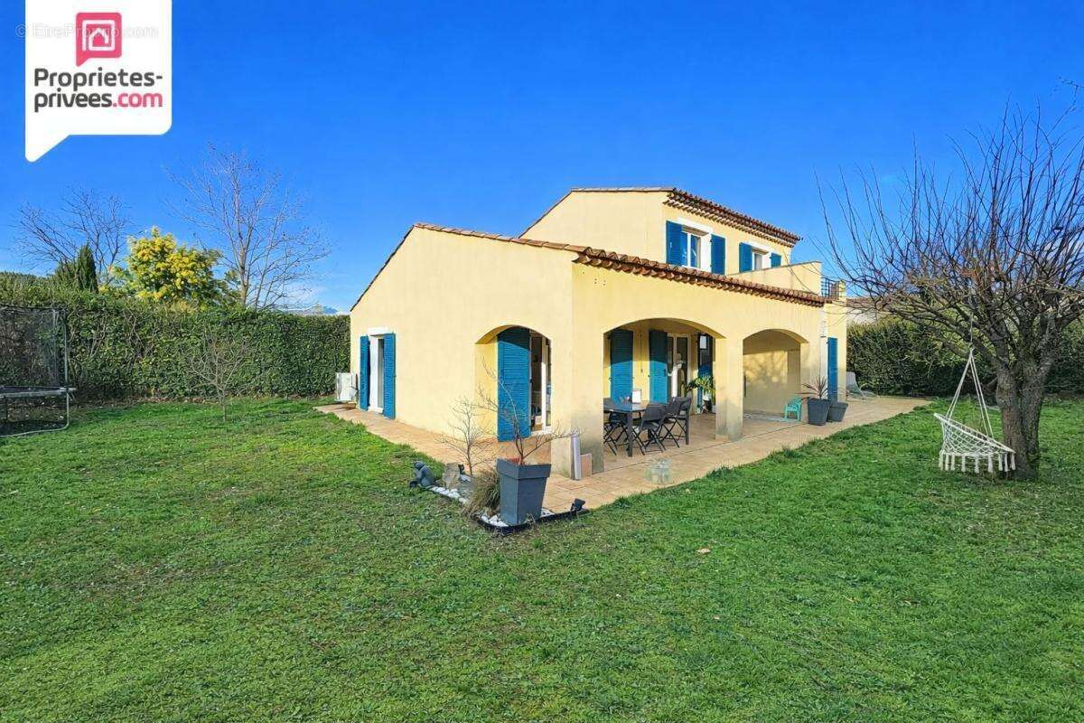 Maison à SAINT-CEZAIRE-SUR-SIAGNE