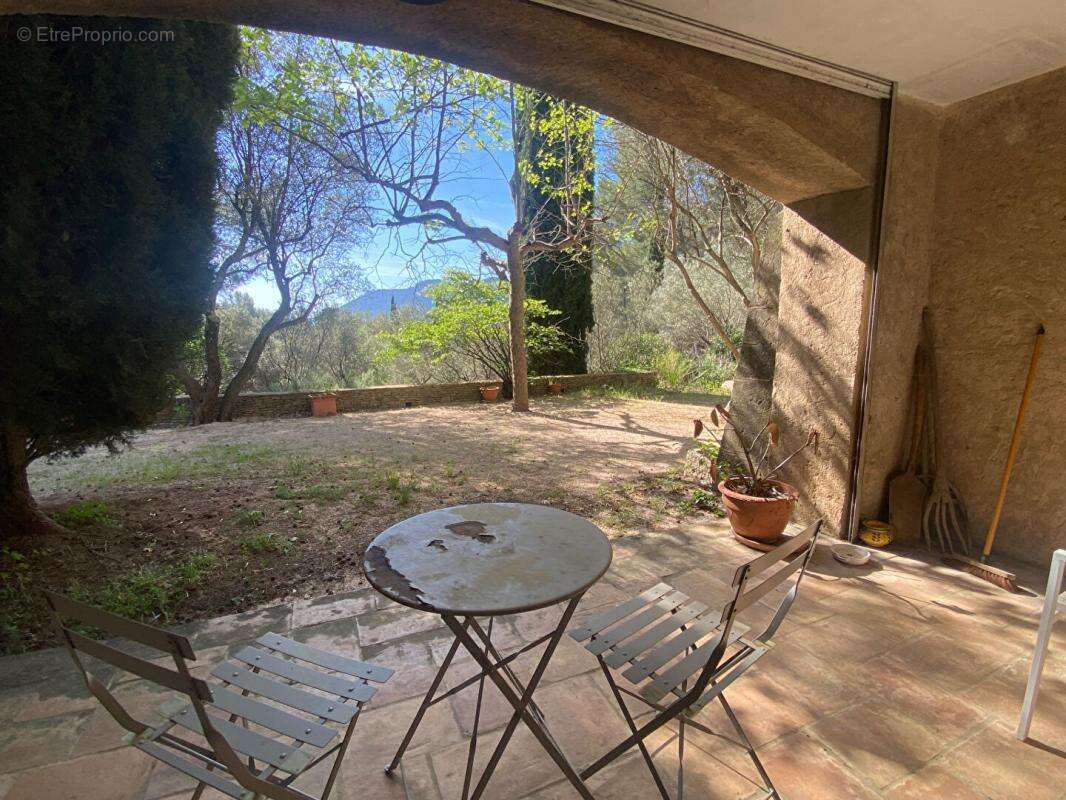 Maison Le Revest Les Eaux 10 pièce(s) 399 m2 - photo 8