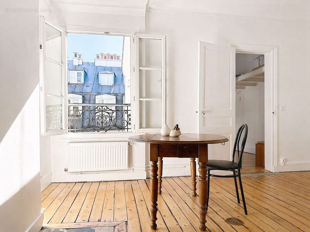 Appartement à PARIS-3E