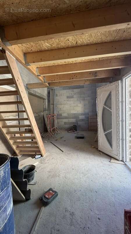 Appartement à POURRIERES