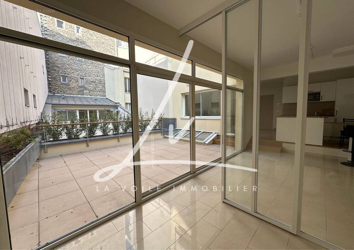 Appartement à PARIS-16E