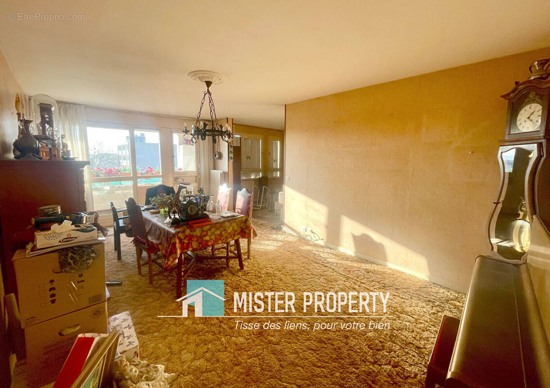 Appartement à SARTROUVILLE