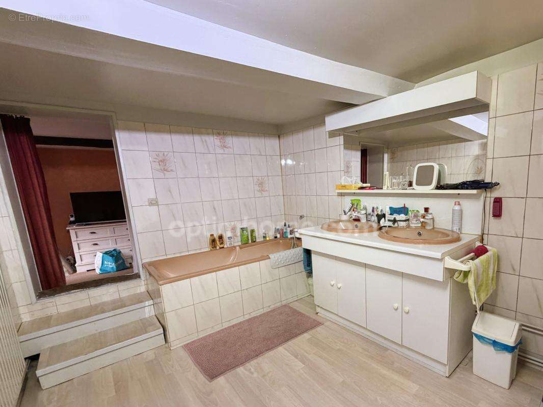 Maison normande de caractère de 121 m² avec 4 chambres, vie de plain-pied, Le Mesnil-Guillaume (14100), à moins de 10 minutes de - photo 23