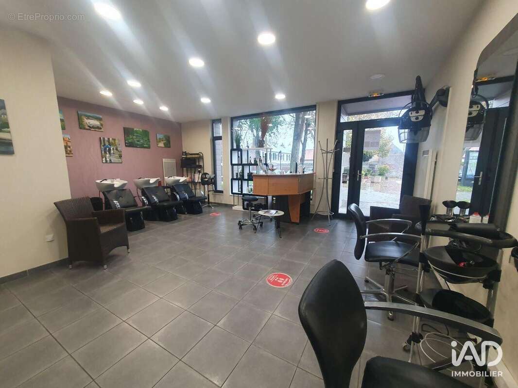 Photo 8 - Commerce à DREUIL-LES-AMIENS