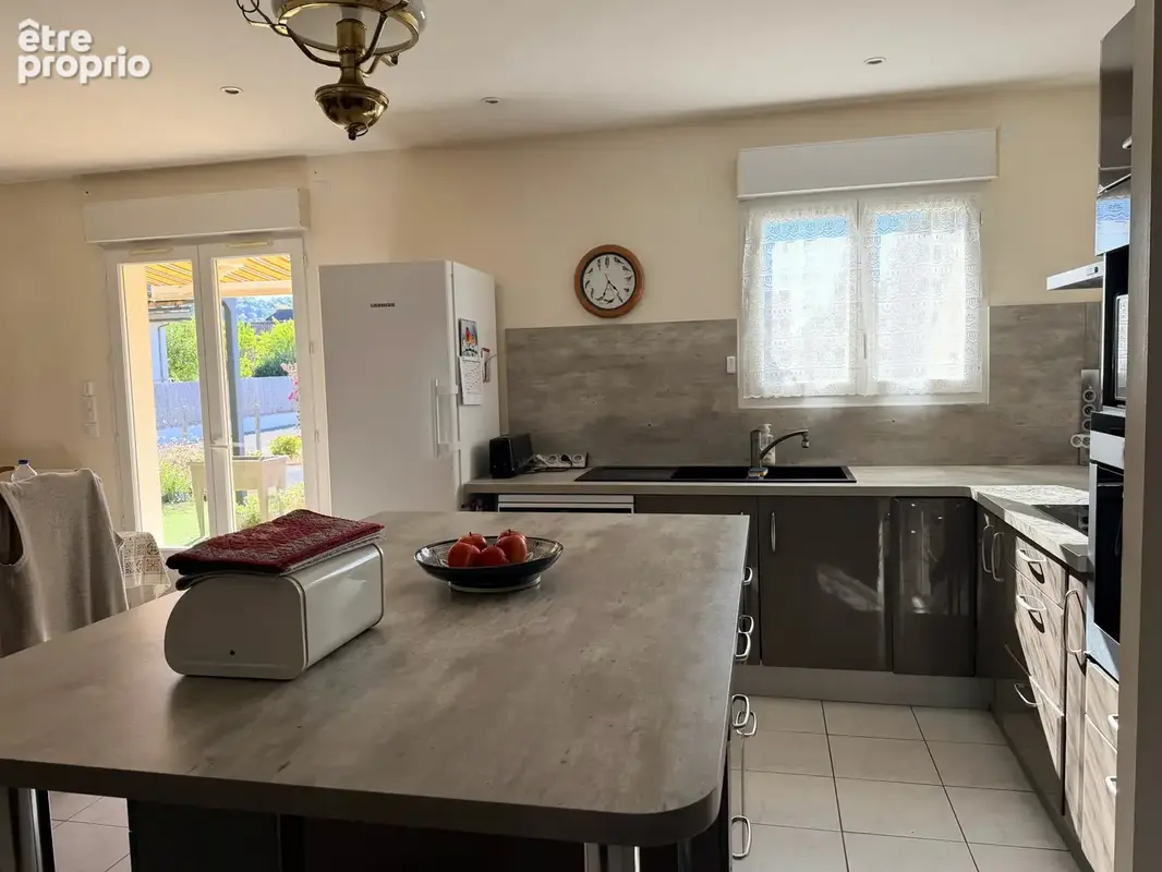 Maison de plain-pied 118 m2, 3 chambres, garage et jardin fleuri, au calme - photo 5
