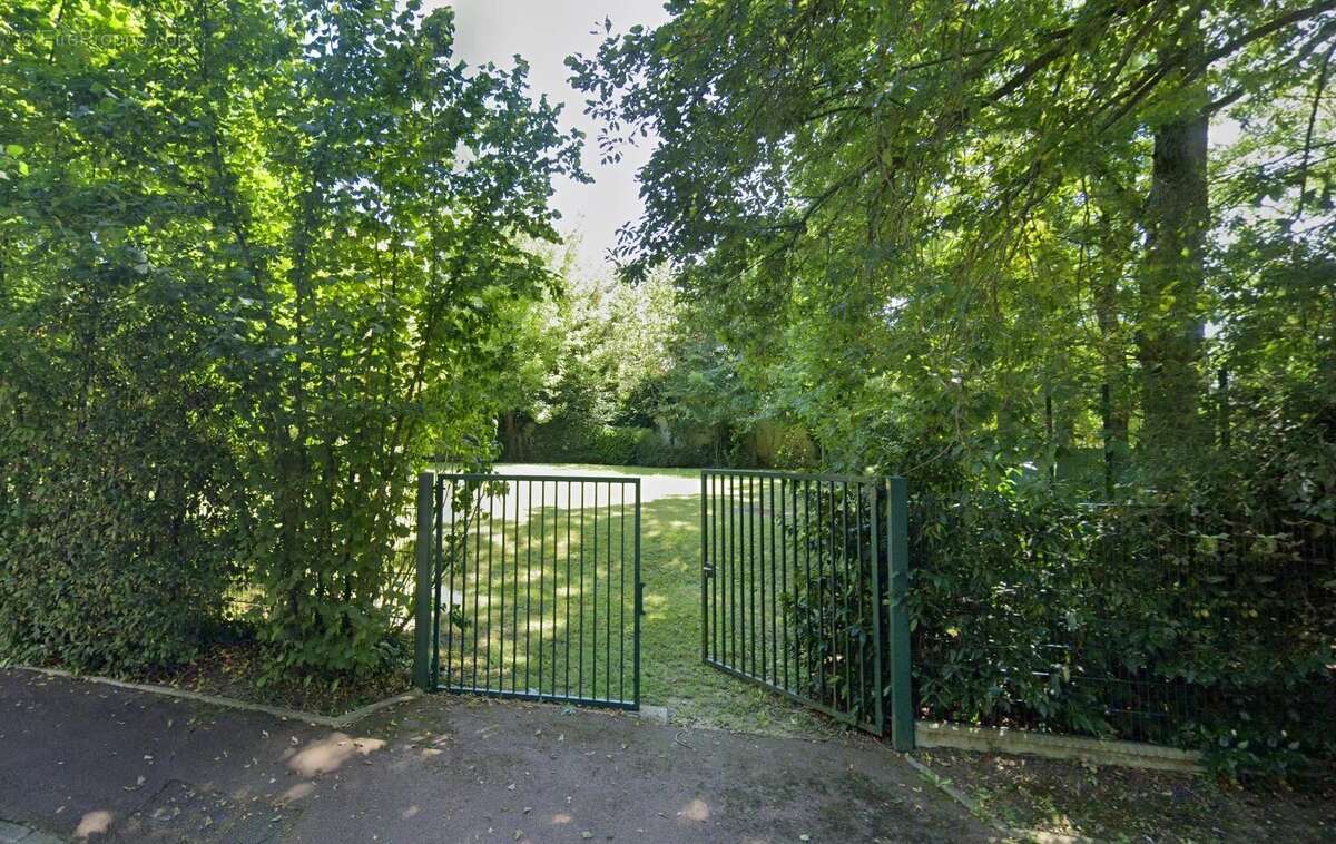 Terrain à JOUY-EN-JOSAS