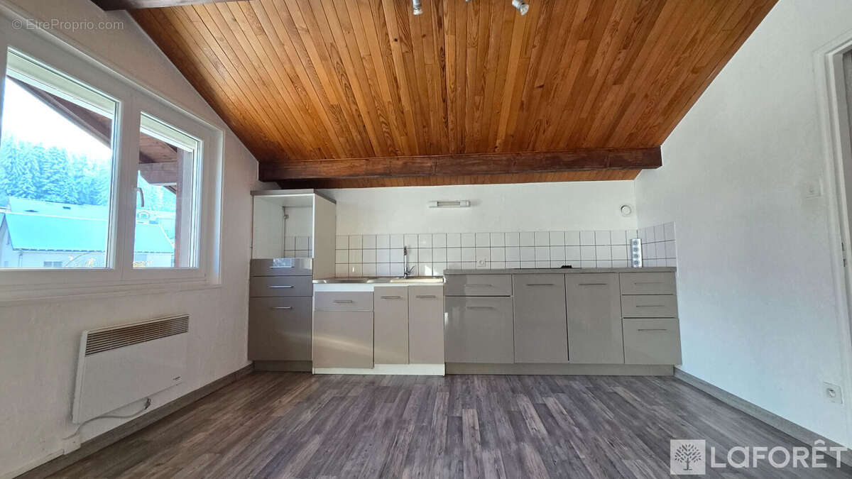 Appartement à GRANGES-NARBOZ