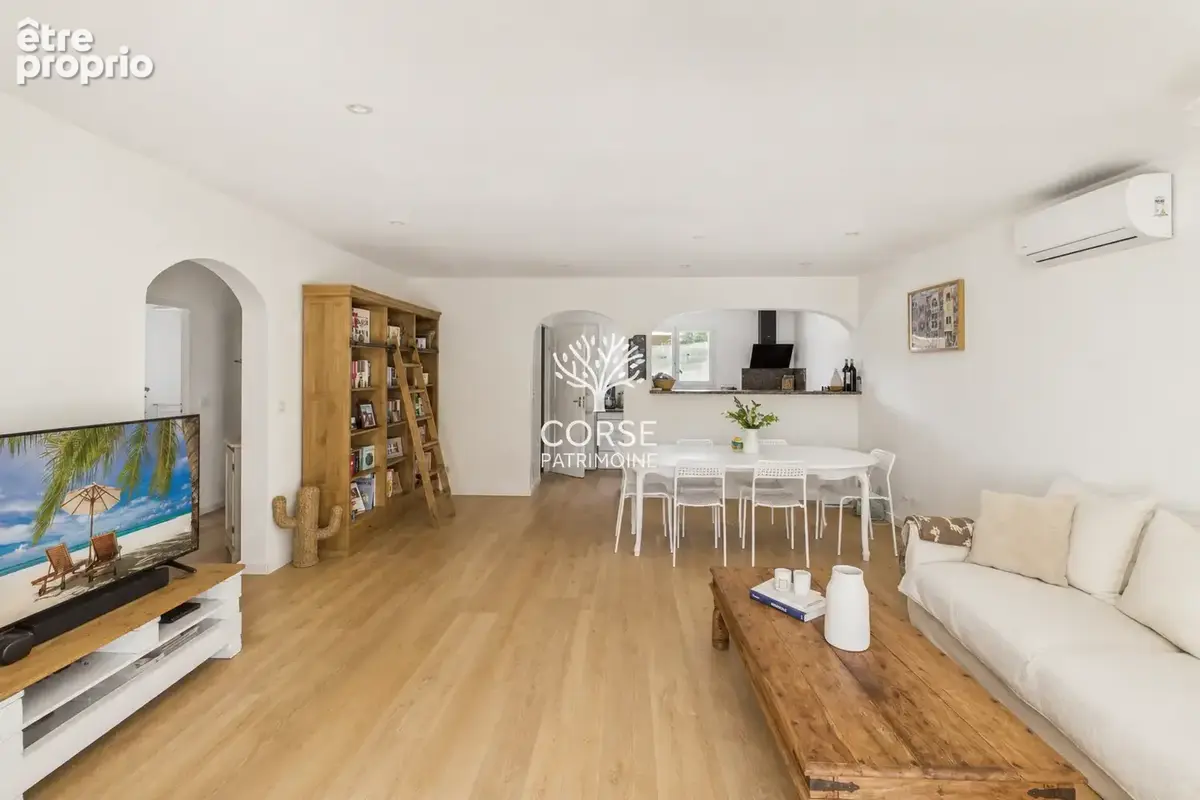 Maison mitoyenne rénovée avec jardin privatif - photo 2