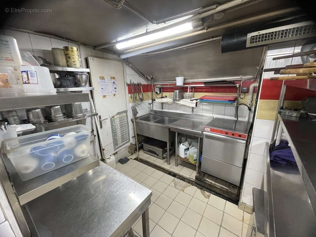 Autre à PARIS-9E