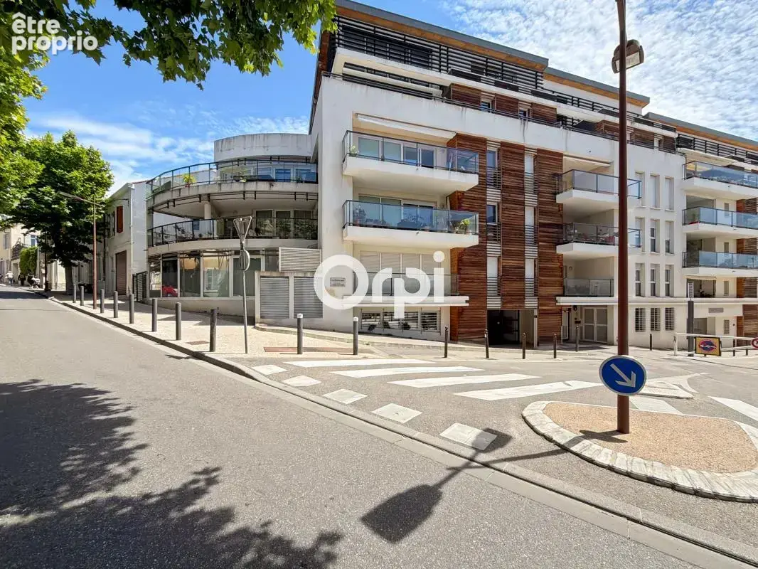 ** Box fermé en sous-sol - centre-ville La Ciotat ** - photo 10