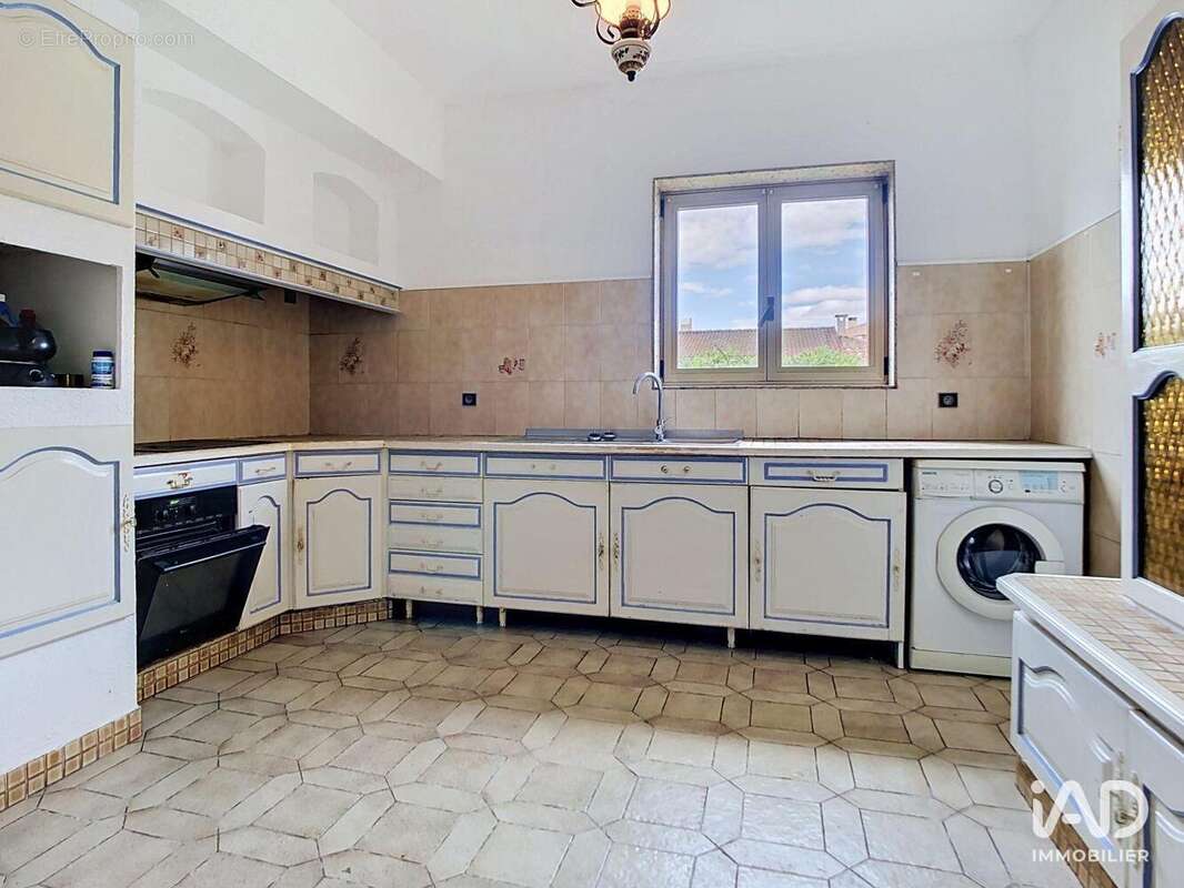 Maison 138 m² à Saint-Cyprien  - photo 4