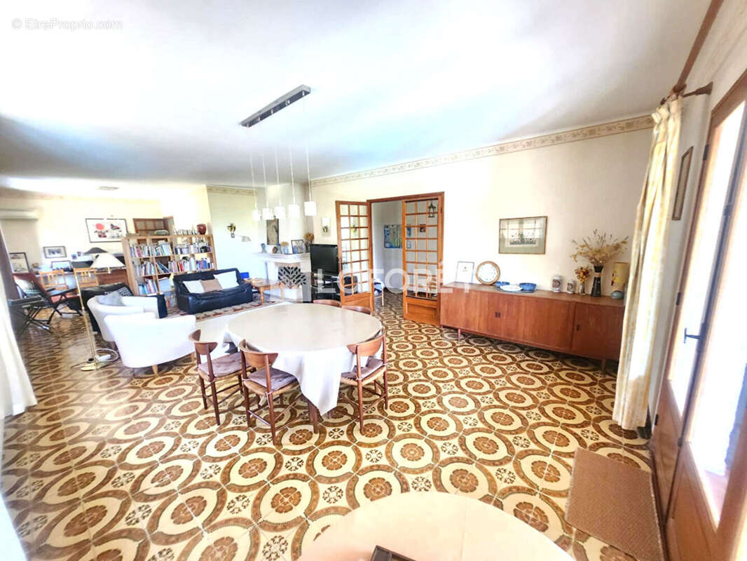 Maison + Appartement T3 La Seyne Sur Mer 6 pièce(s) 211 m2 - photo 6