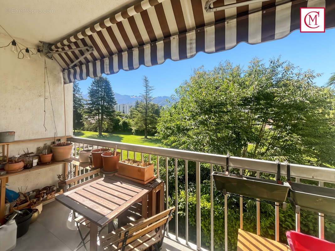 Appartement à MEYLAN