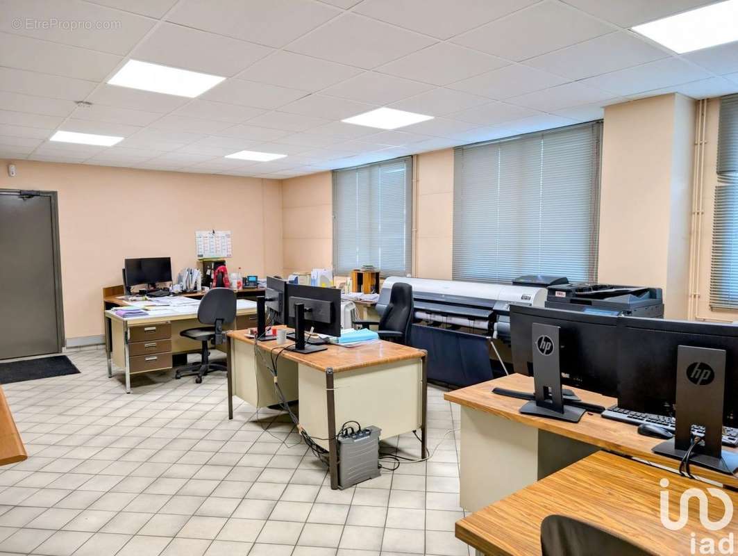 Photo 4 - Commerce à ACHERES